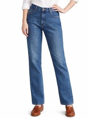 L.L.Bean Classic Fit Jeans 12 Reg Medium Wash Straight Leg Stretch Denim